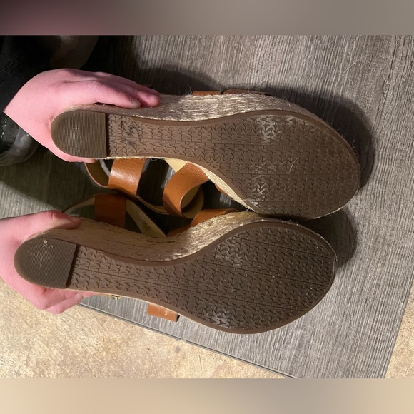 Michael Kors Celia Wedge - Picture 4 of 10